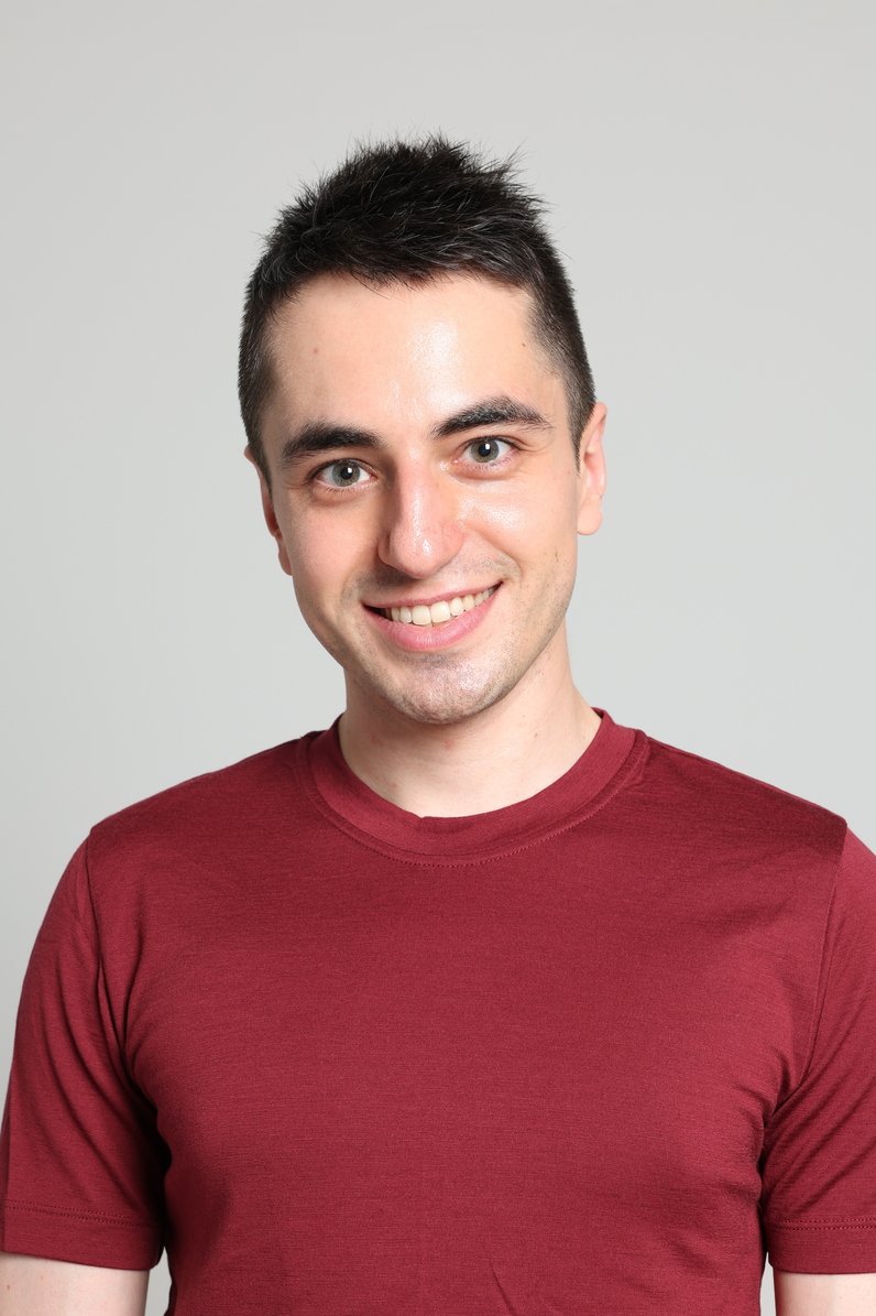 Greg Kufera headshot